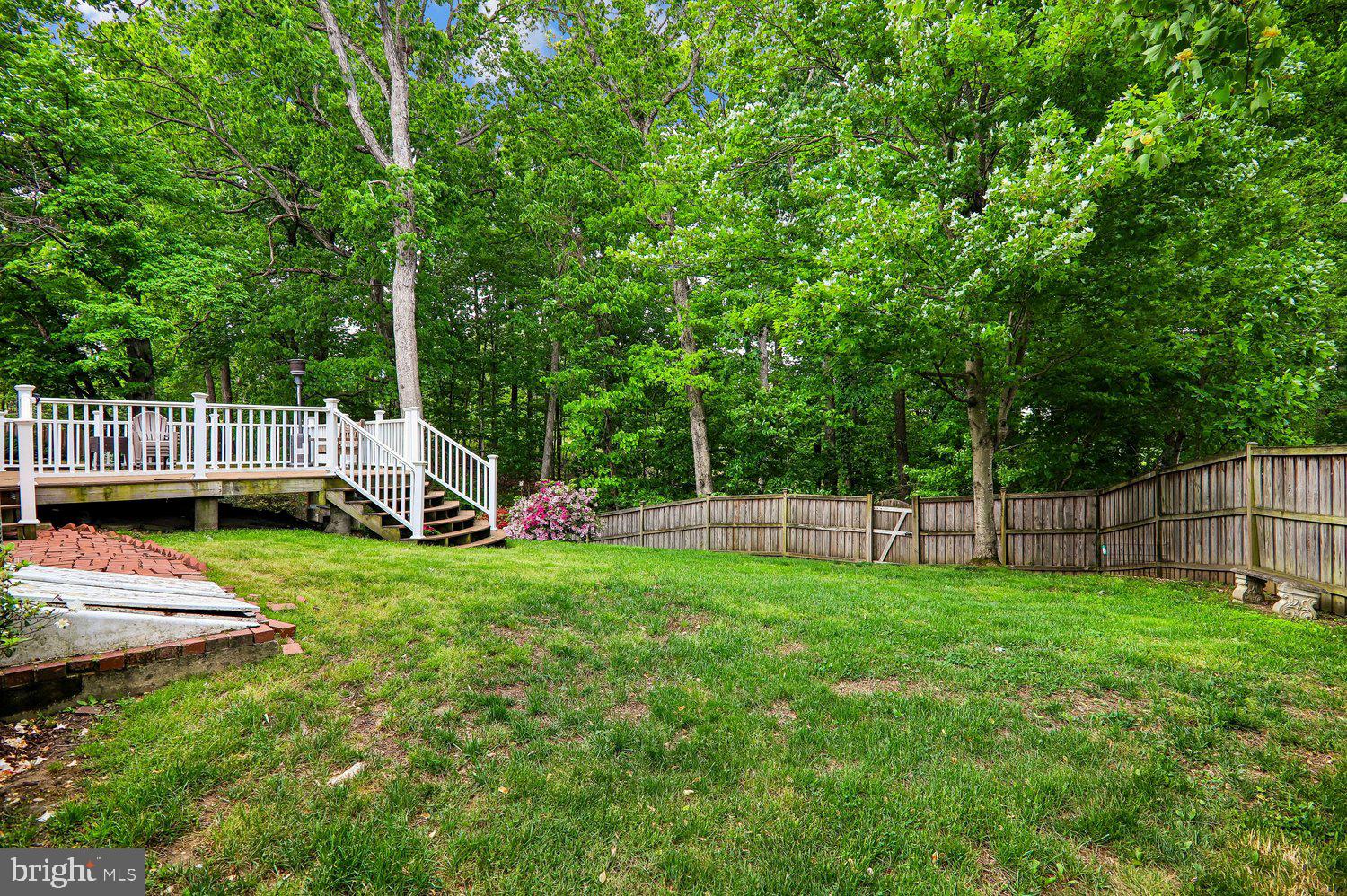 8002 LOG CABIN COURT