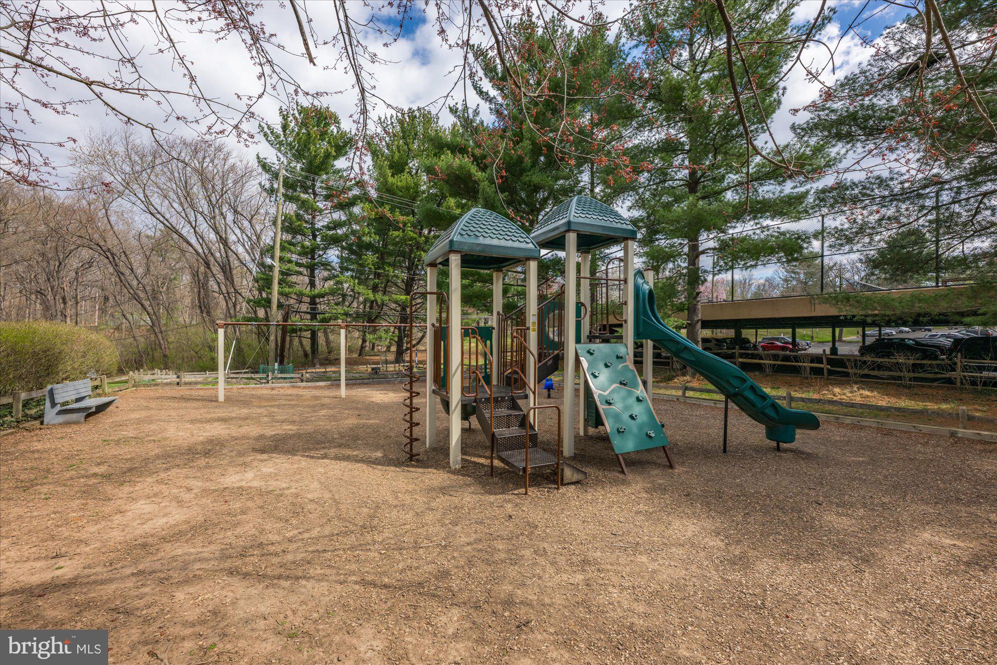 SPRING LAKE GARDEN CONDOMINIUM - Residential