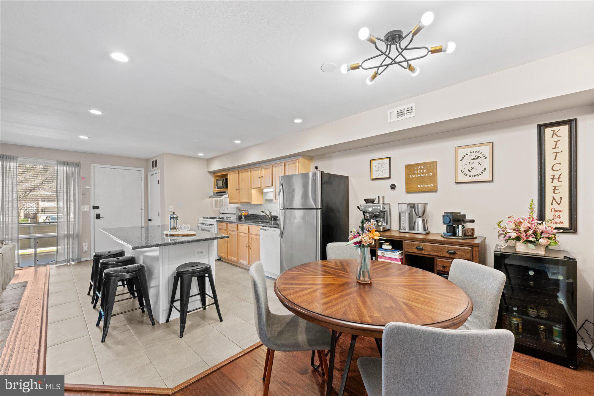 SPRING LAKE GARDEN CONDOMINIUM - Residential