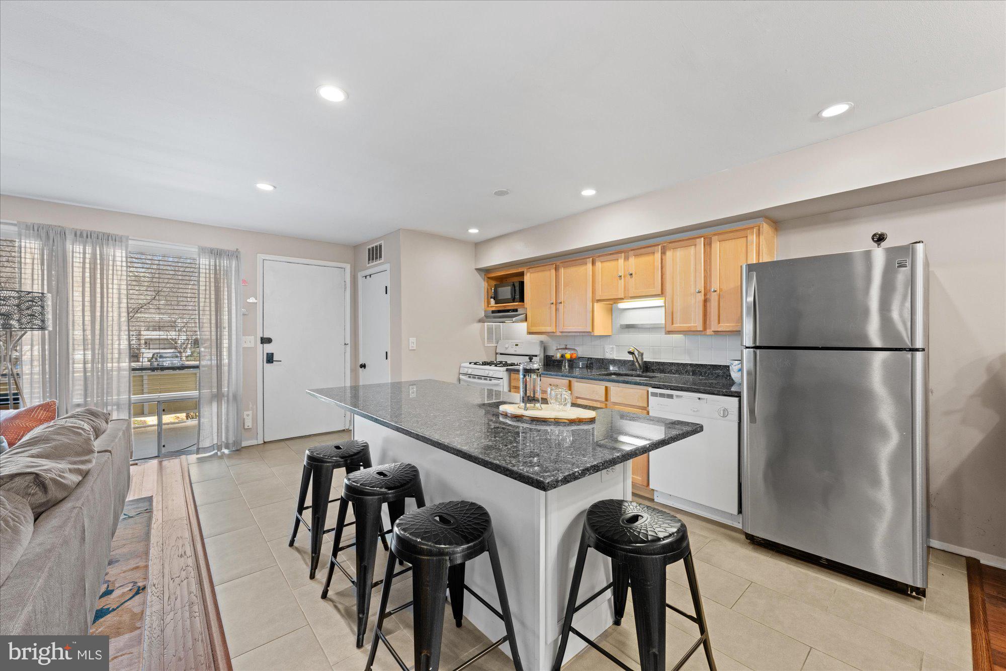 SPRING LAKE GARDEN CONDOMINIUM - Residential