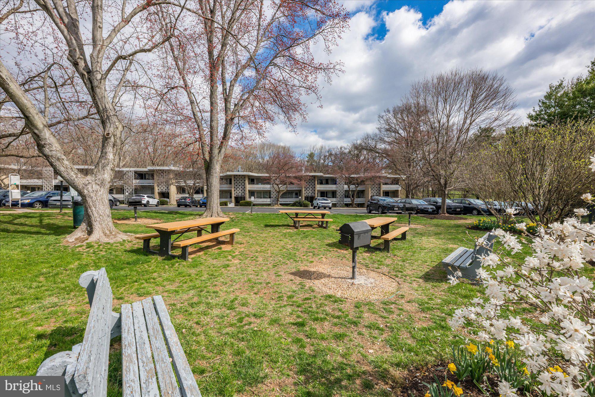 SPRING LAKE GARDEN CONDOMINIUM - Residential
