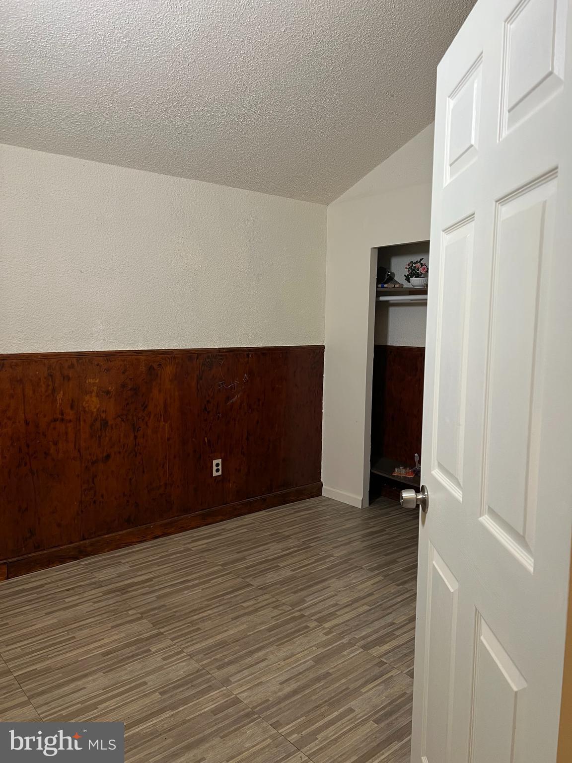 WEST KENSINGTON - Commercial Sale