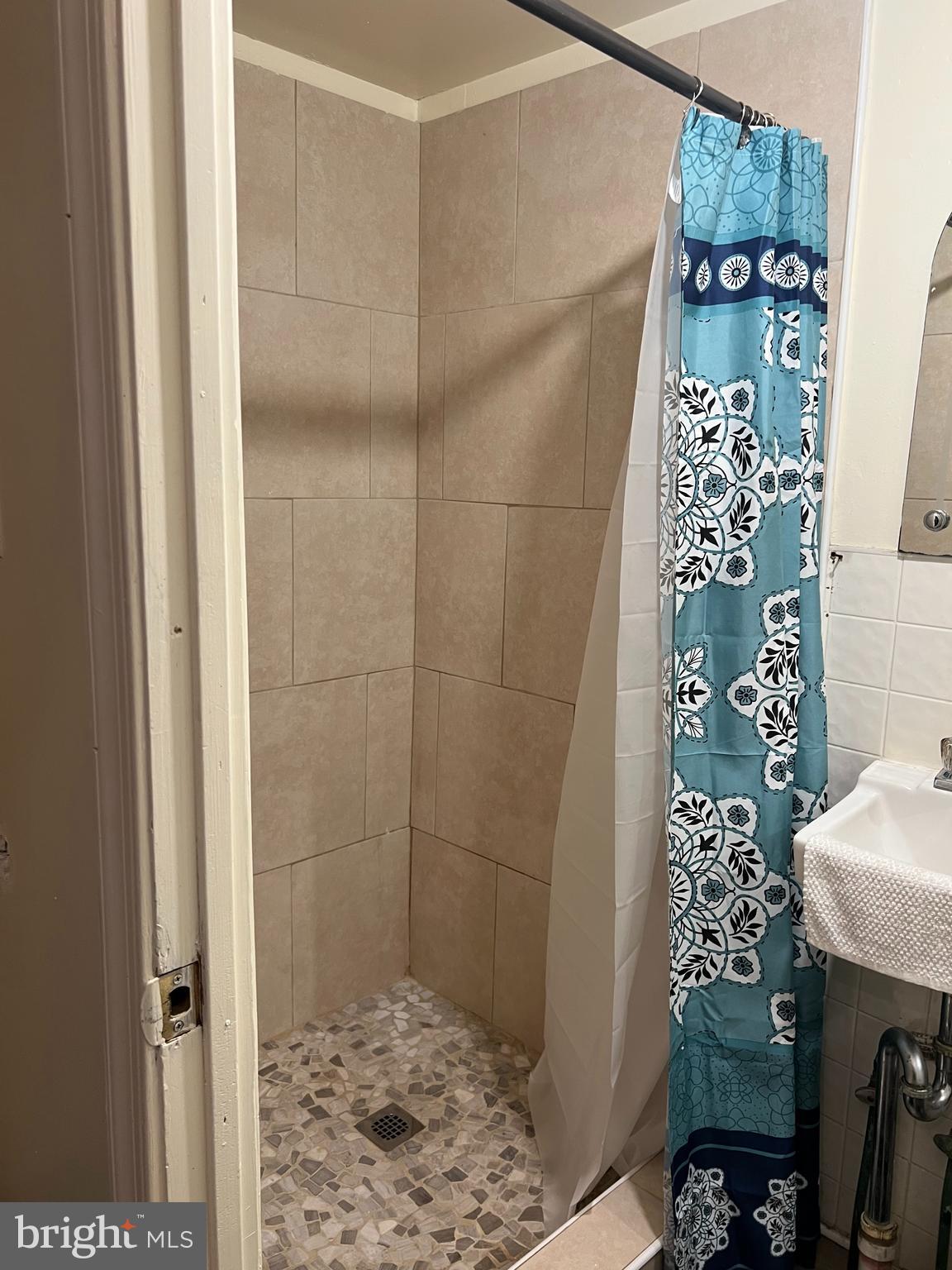 WEST KENSINGTON - Commercial Sale