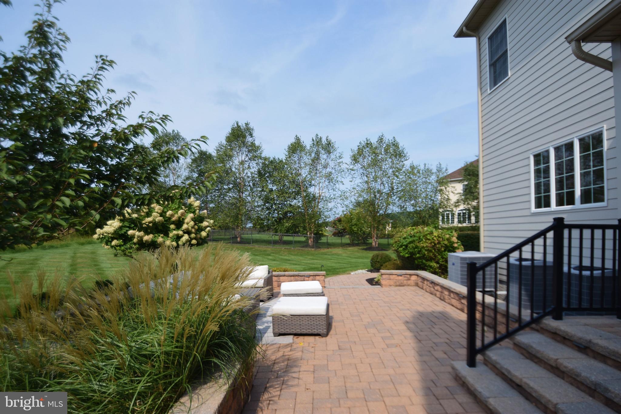 DUTCHESS FARM ESTS - Residential