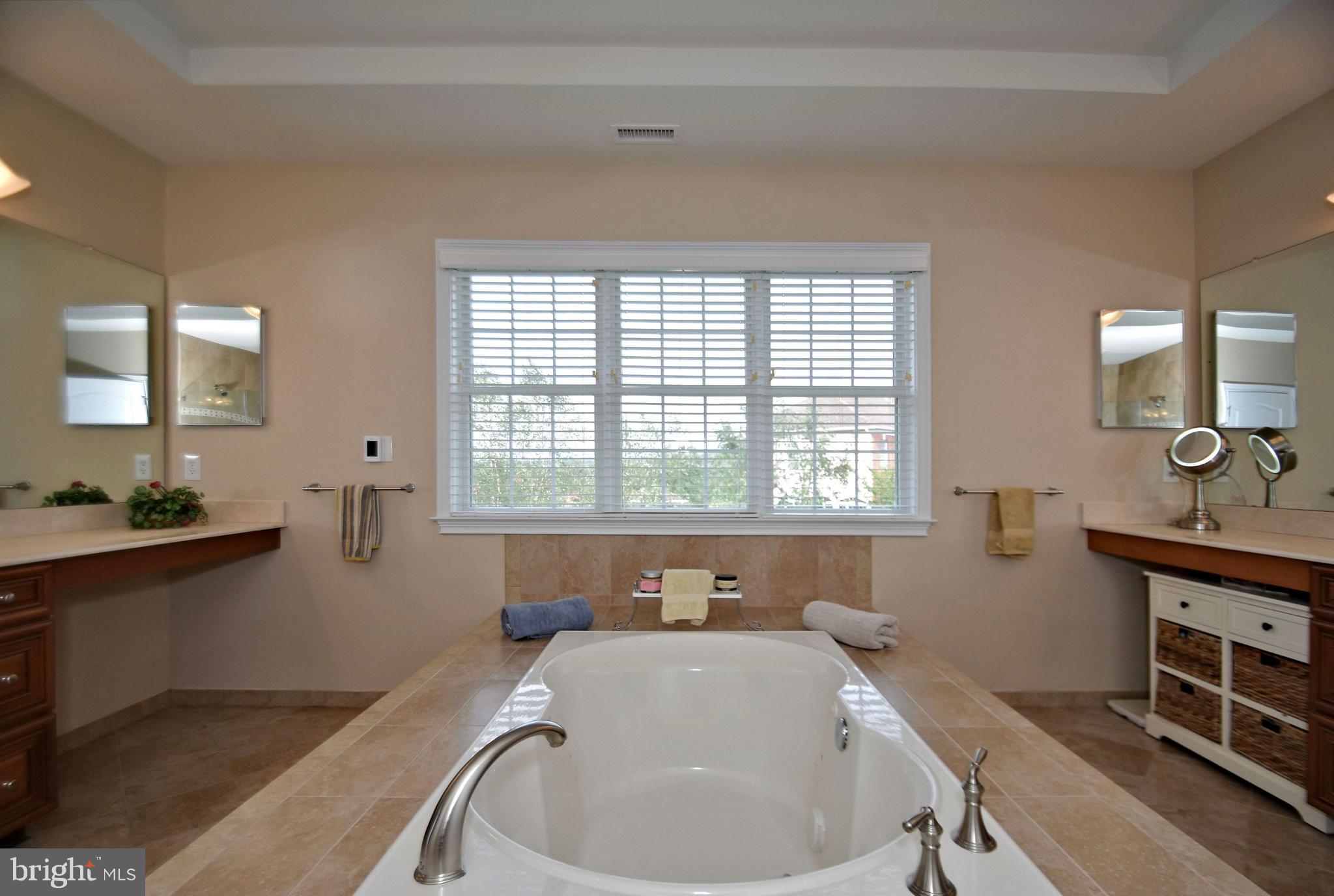 DUTCHESS FARM ESTS - Residential