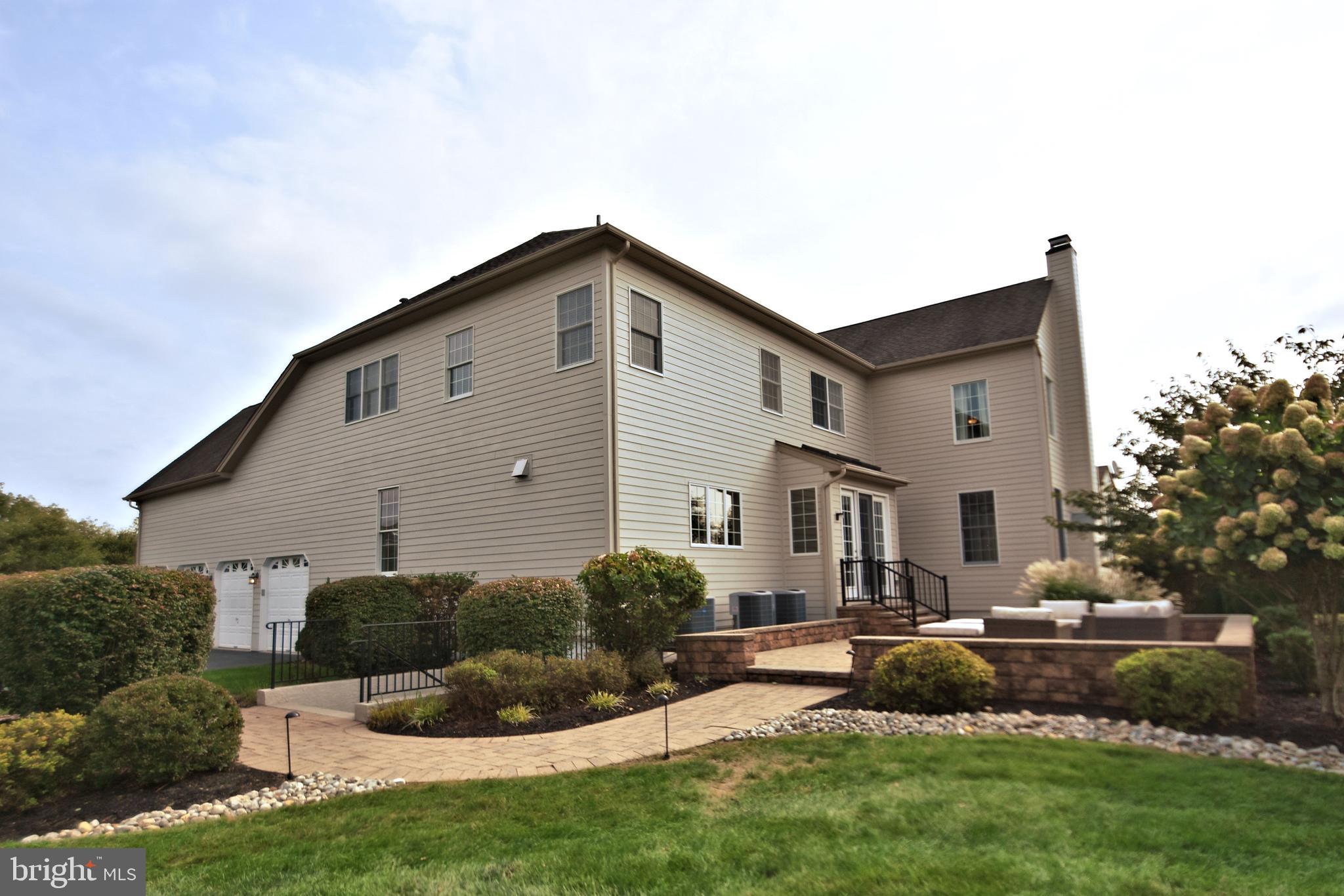 DUTCHESS FARM ESTS - Residential