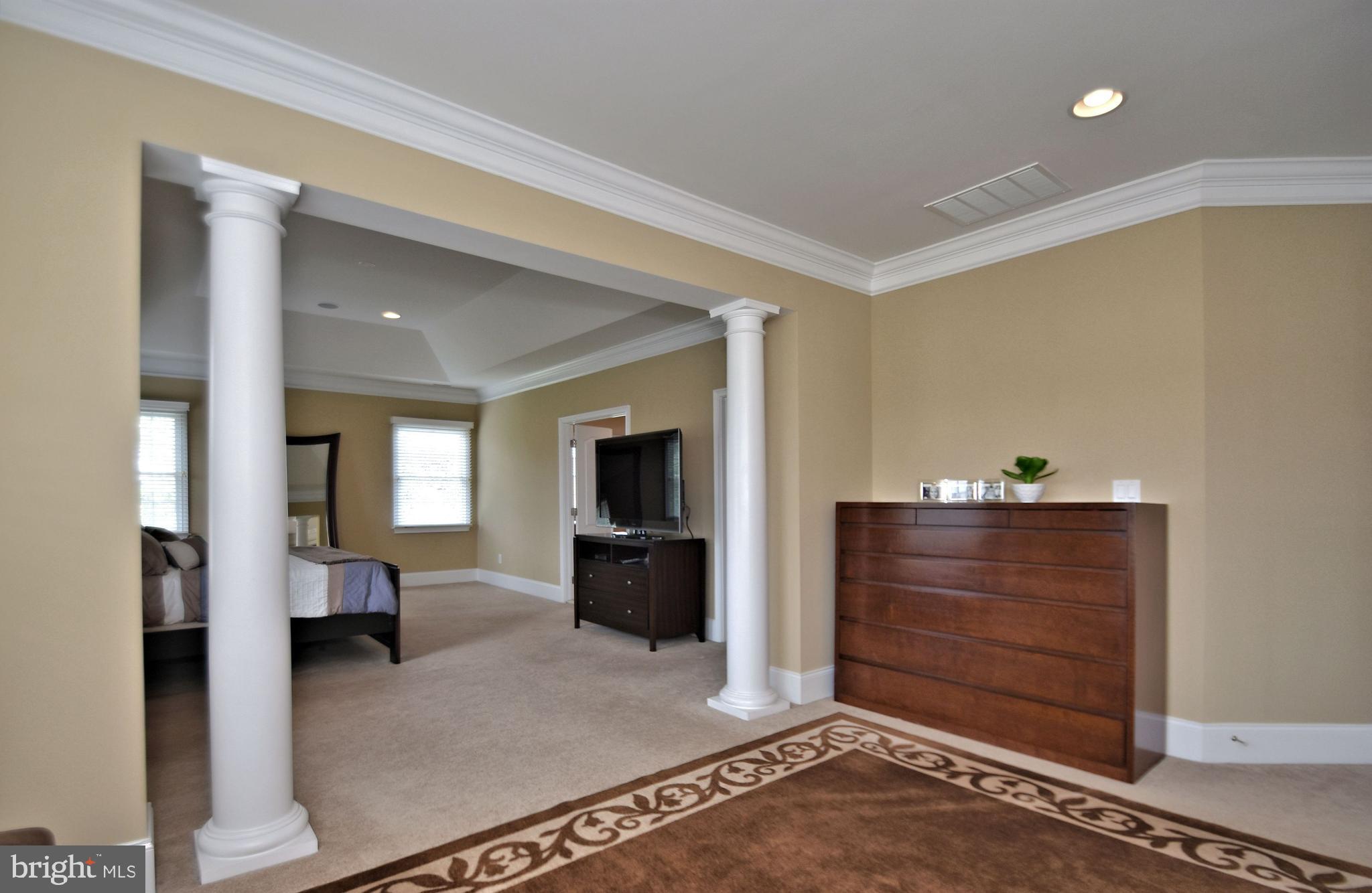 DUTCHESS FARM ESTS - Residential