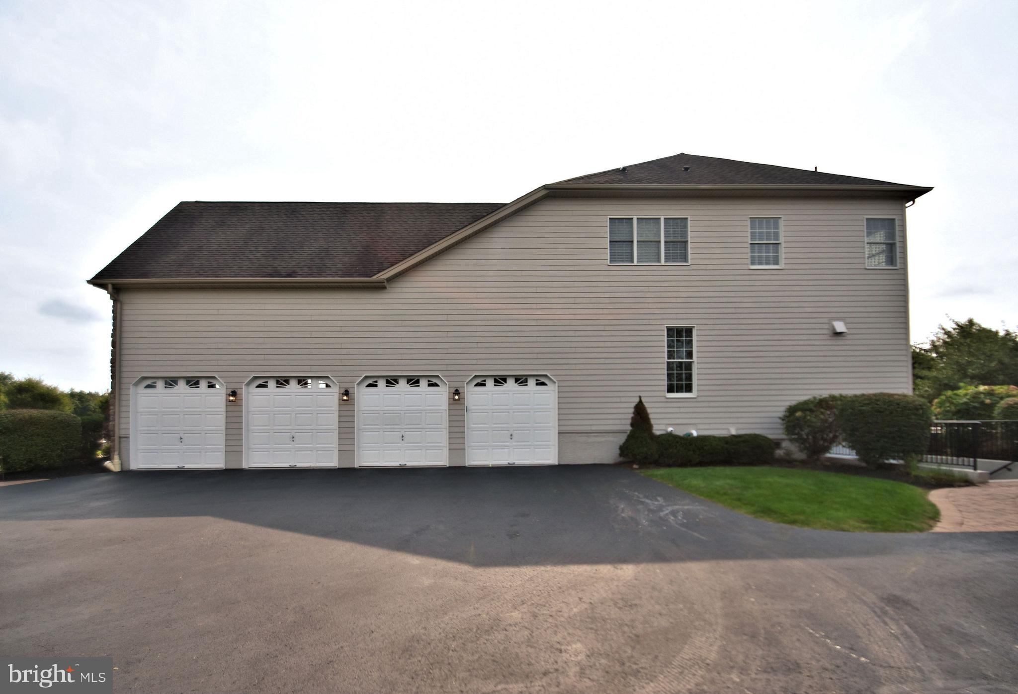 DUTCHESS FARM ESTS - Residential