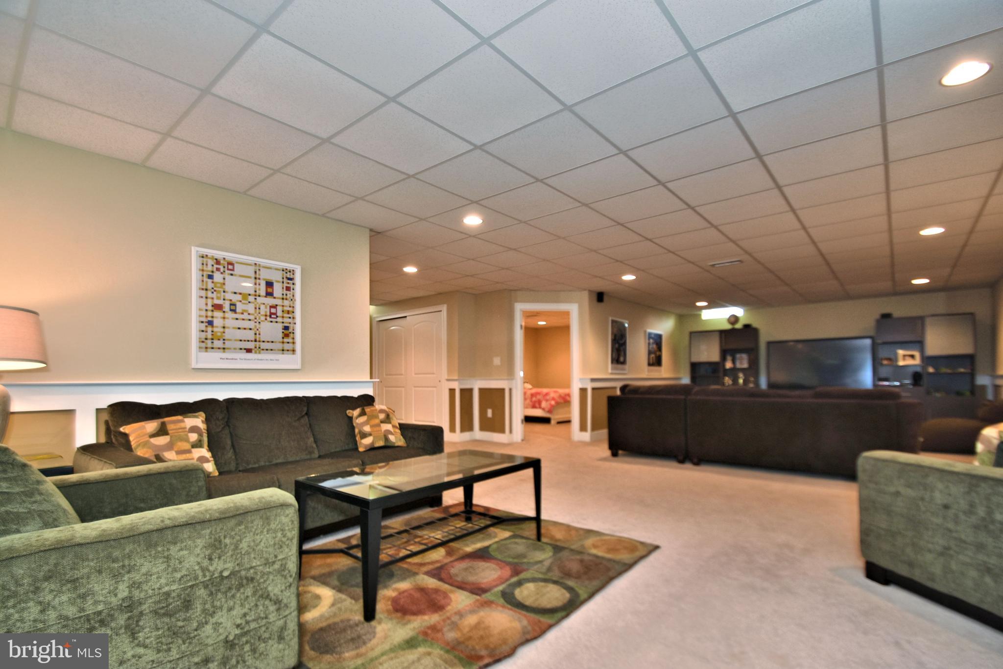 DUTCHESS FARM ESTS - Residential