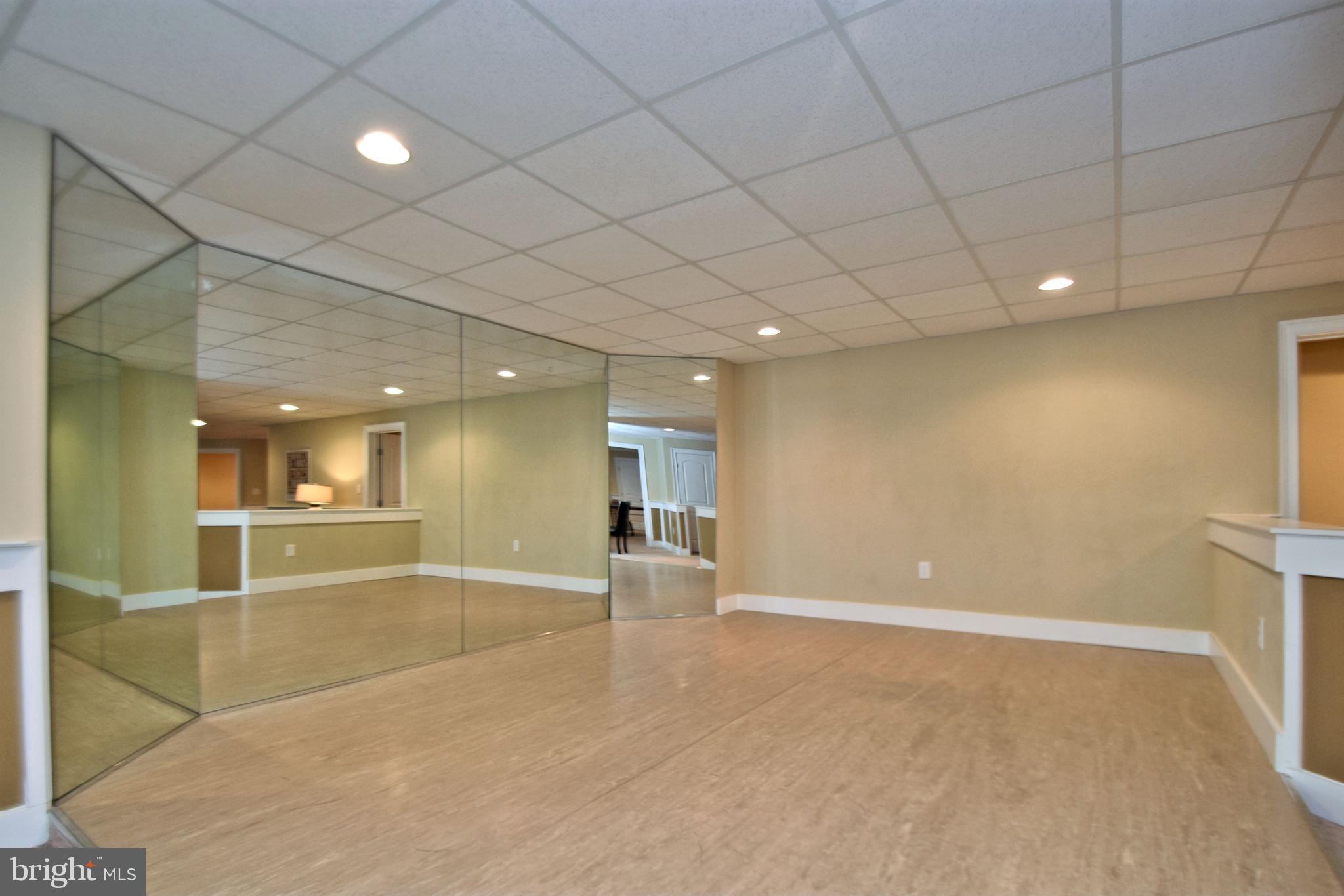 DUTCHESS FARM ESTS - Residential