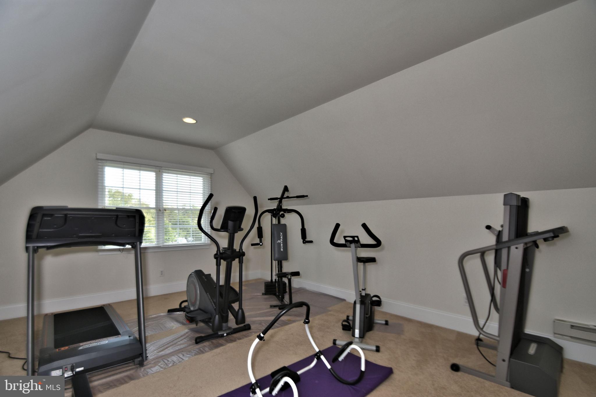 DUTCHESS FARM ESTS - Residential