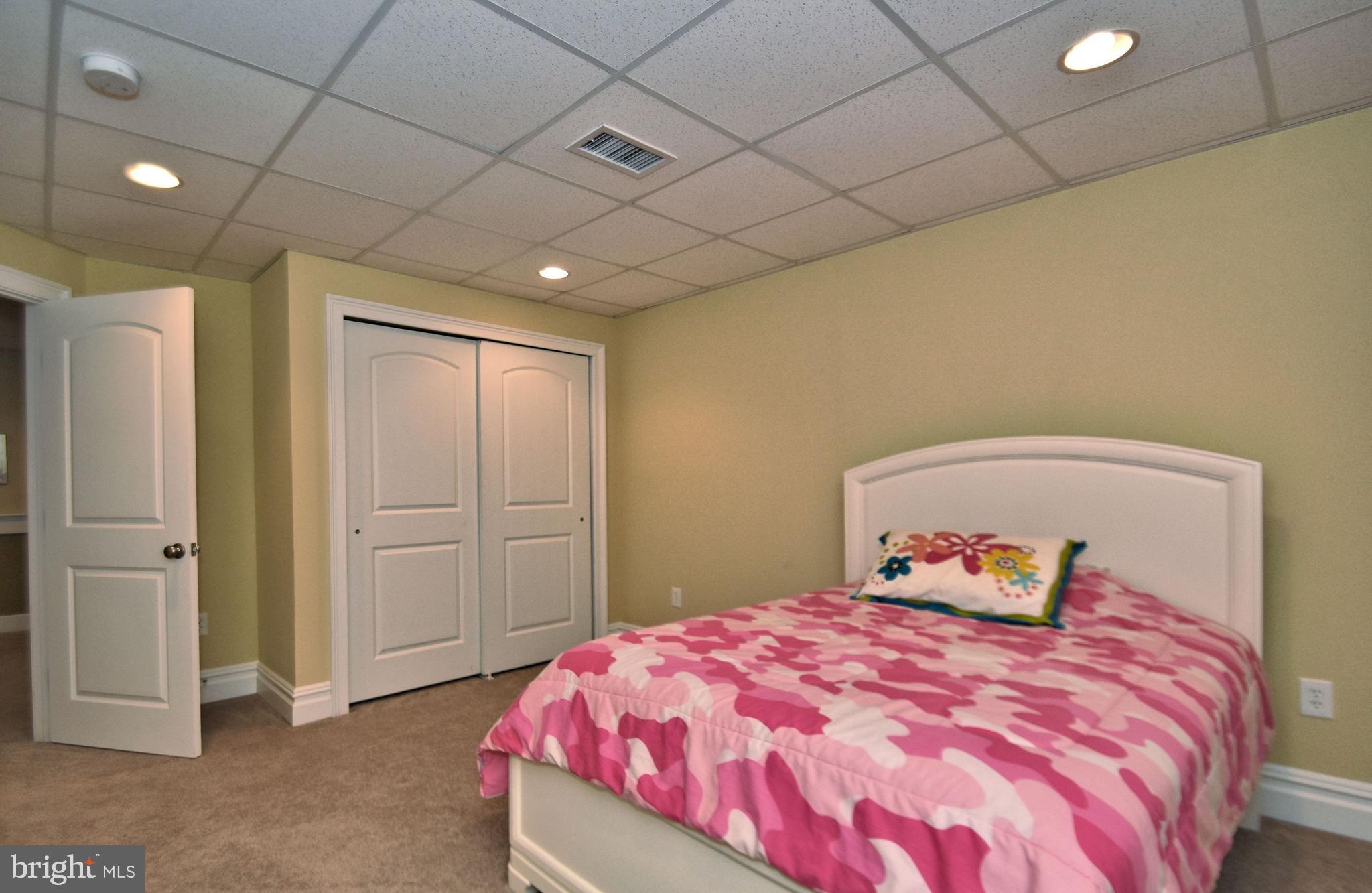 DUTCHESS FARM ESTS - Residential