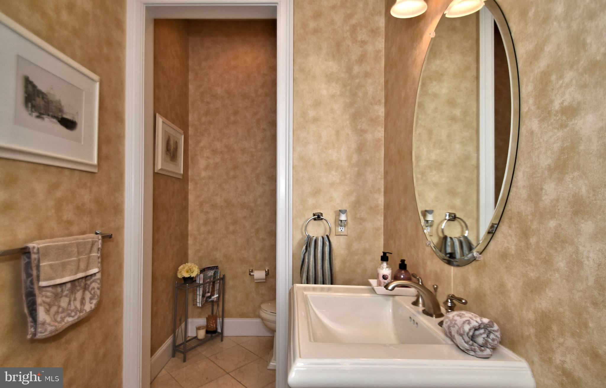 DUTCHESS FARM ESTS - Residential