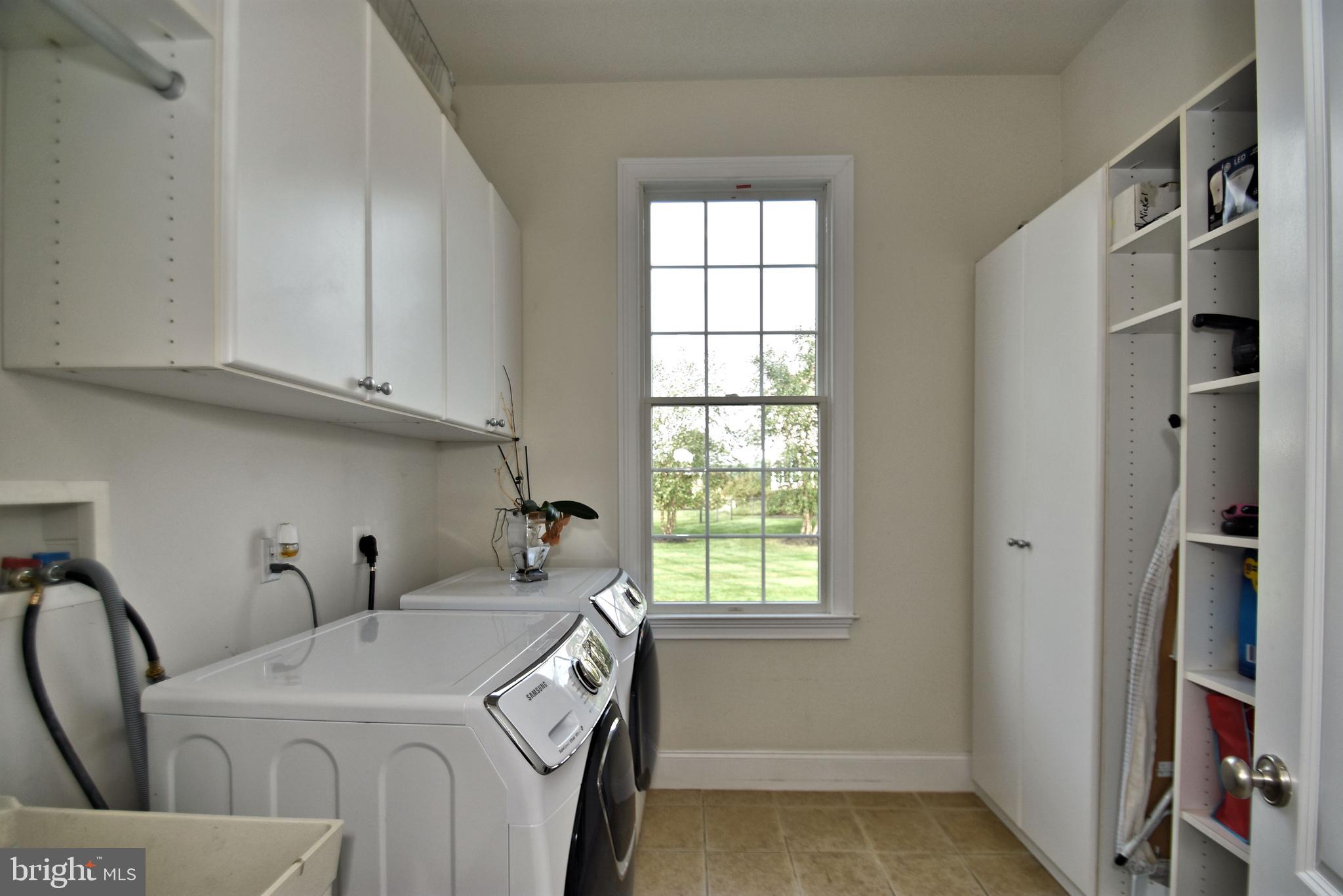 DUTCHESS FARM ESTS - Residential