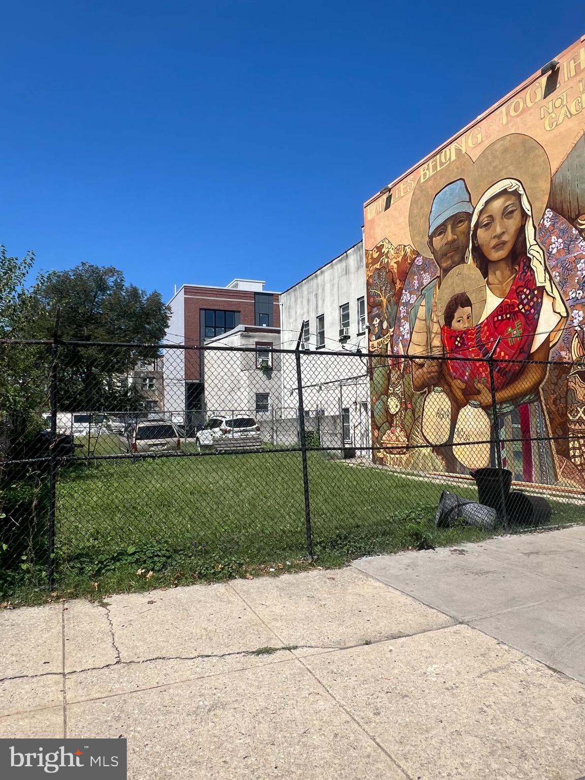 Incredible development opportunity !!! 2532 N Front St is street to street (18 X 109) with CMX-2 zoning. This address shares the same tax ID with 2541 Hope St. 2534 N Front also available with the same dimensions ! Total could be 36 X 109 with package deal. So many options here with new construction and development in every direction !!
