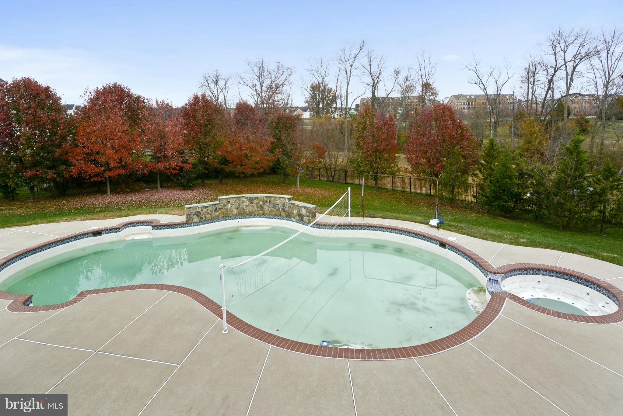 LOUDOUN VALLEY ESTATES - Residential Lease