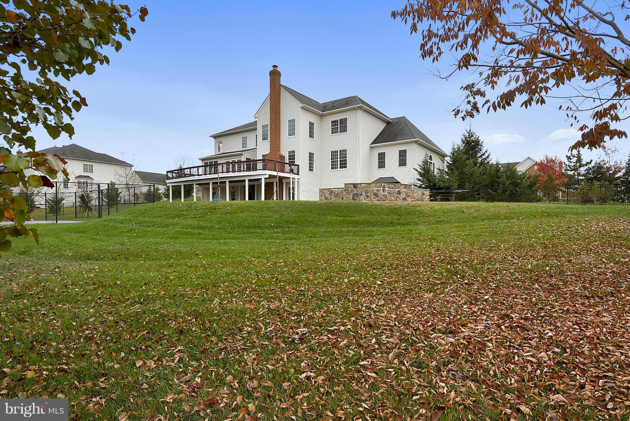 LOUDOUN VALLEY ESTATES - Residential Lease