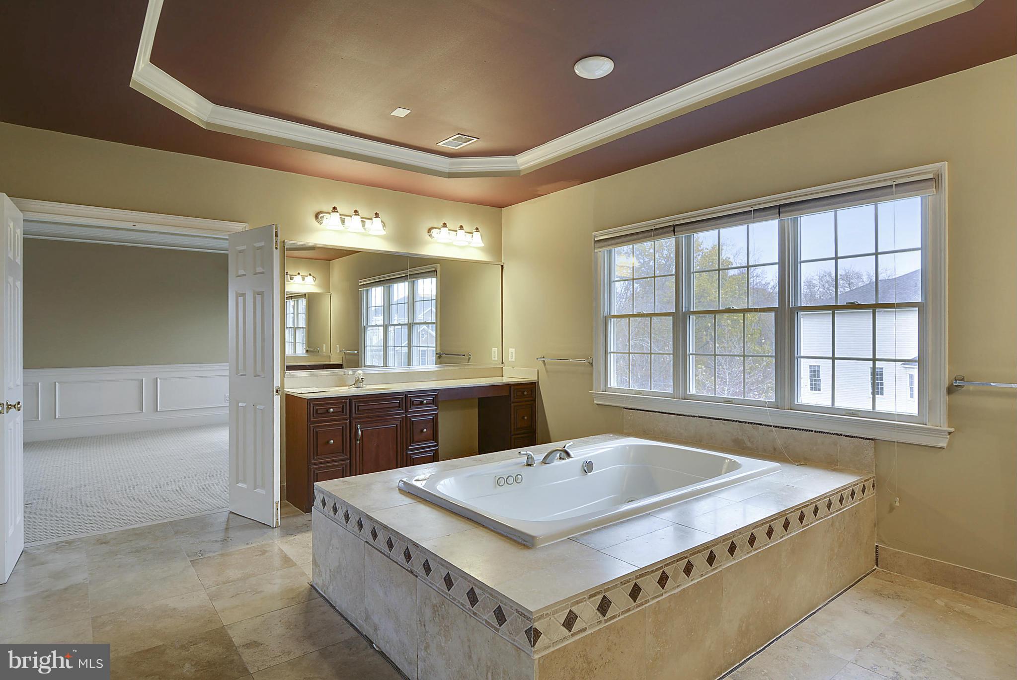 LOUDOUN VALLEY ESTATES - Residential Lease