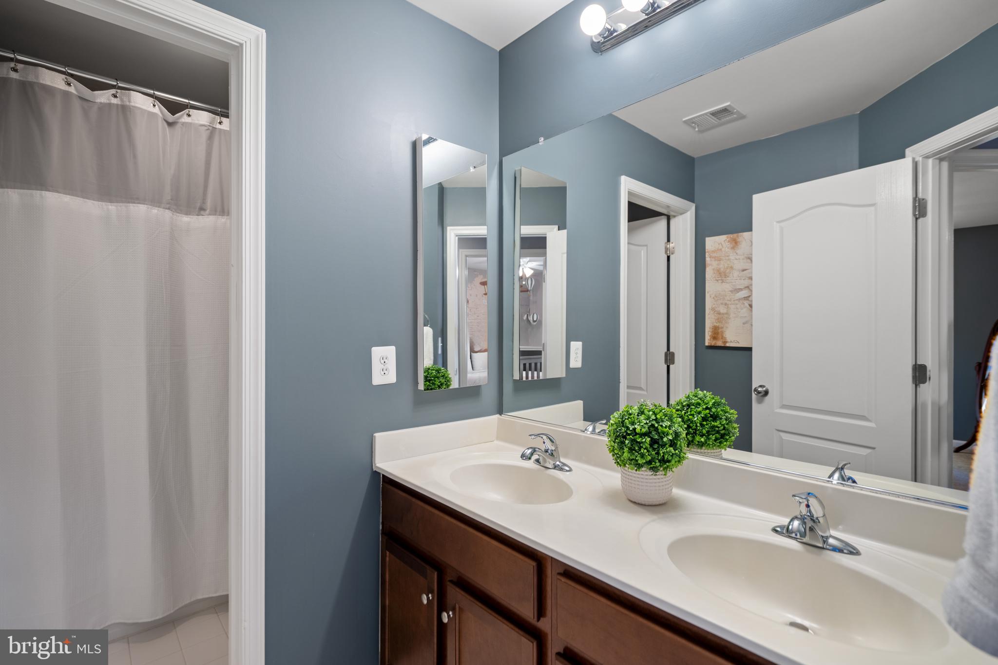 BRAMBLETON OVERLOOK - Residential