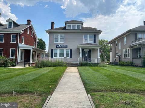 Homes For Sale - 1508 E Market Street<br/> York, PA 17403