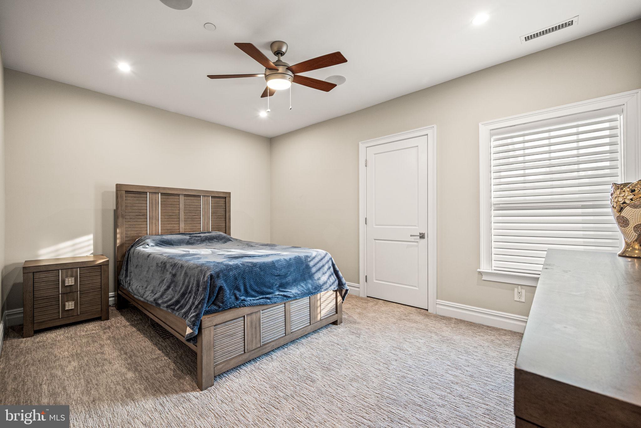 FLOWERS FIELD - Residential