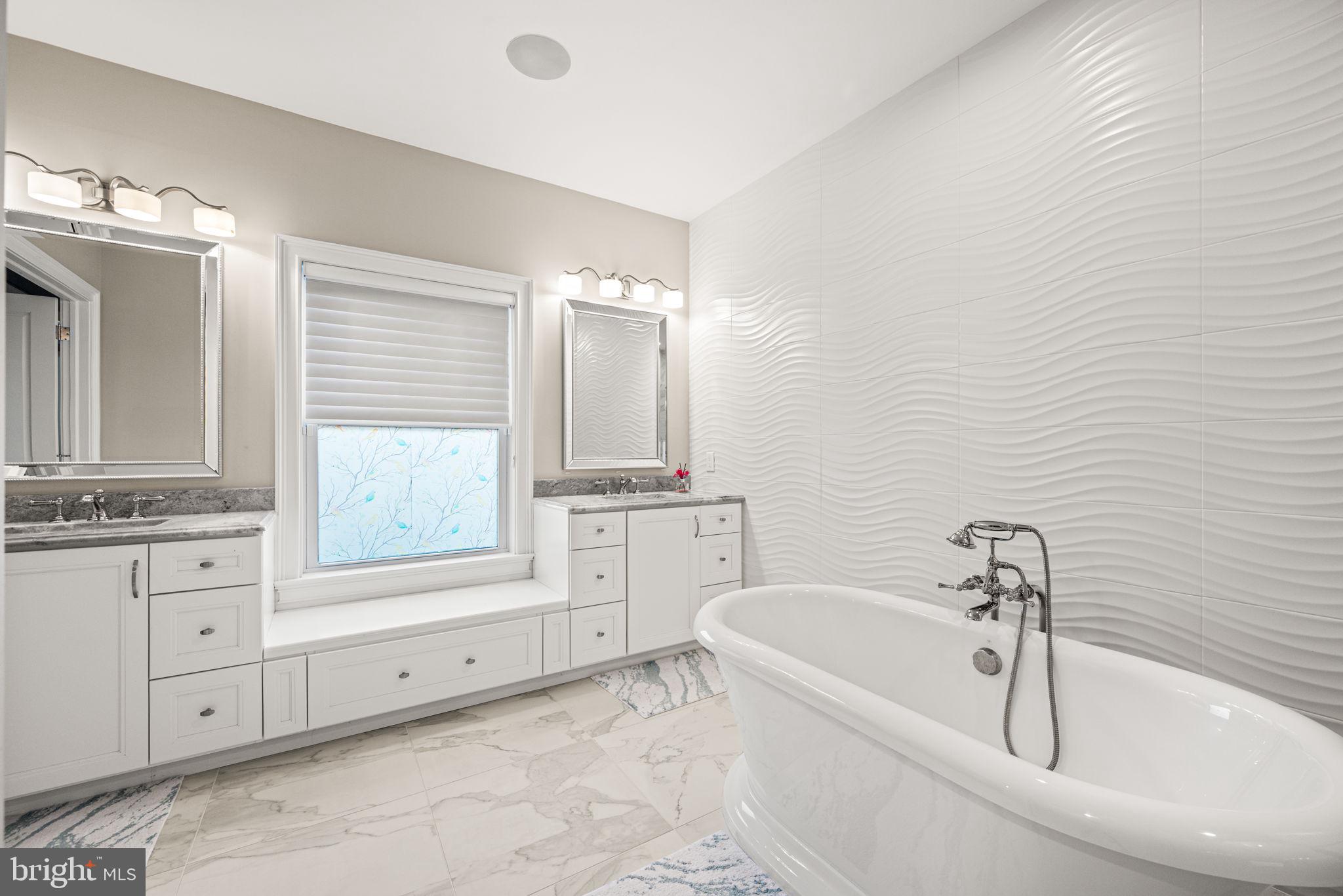 FLOWERS FIELD - Residential