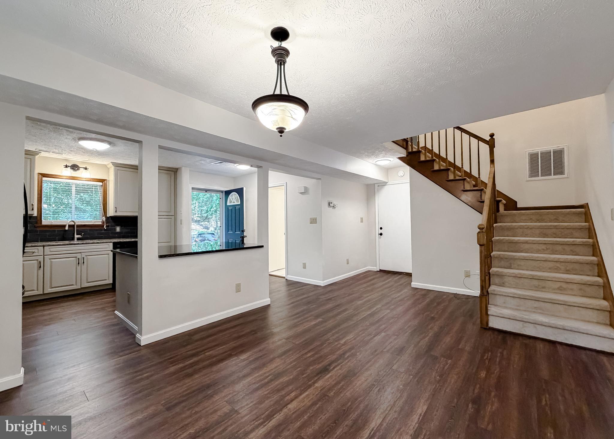 ELM COURT OF WILDEWOOD - Residential