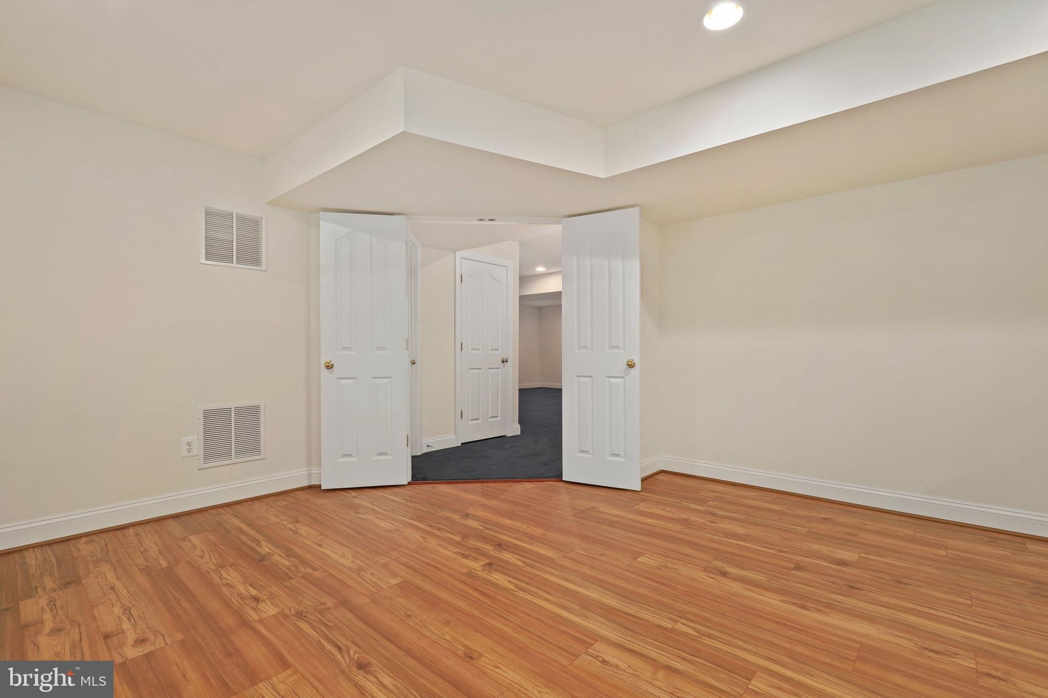 TUSCARORA CREEK - Residential