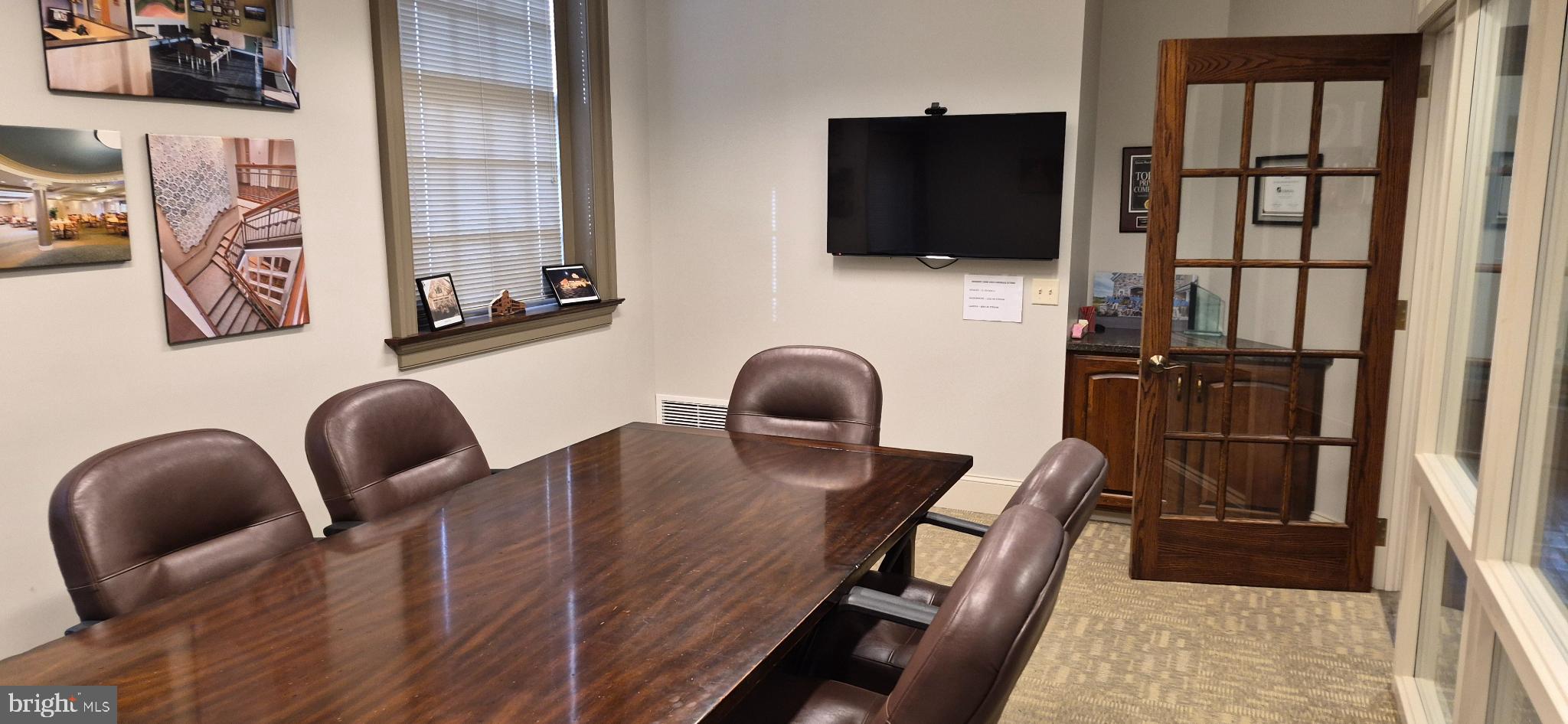 2127 NEW HOLLAND PIKE