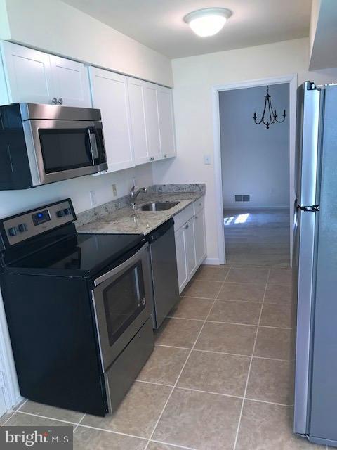 LAKE RIDGE - Residential Lease