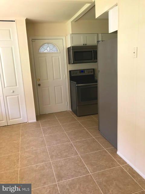 LAKE RIDGE - Residential Lease