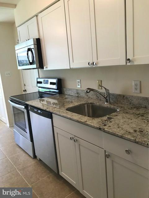 LAKE RIDGE - Residential Lease