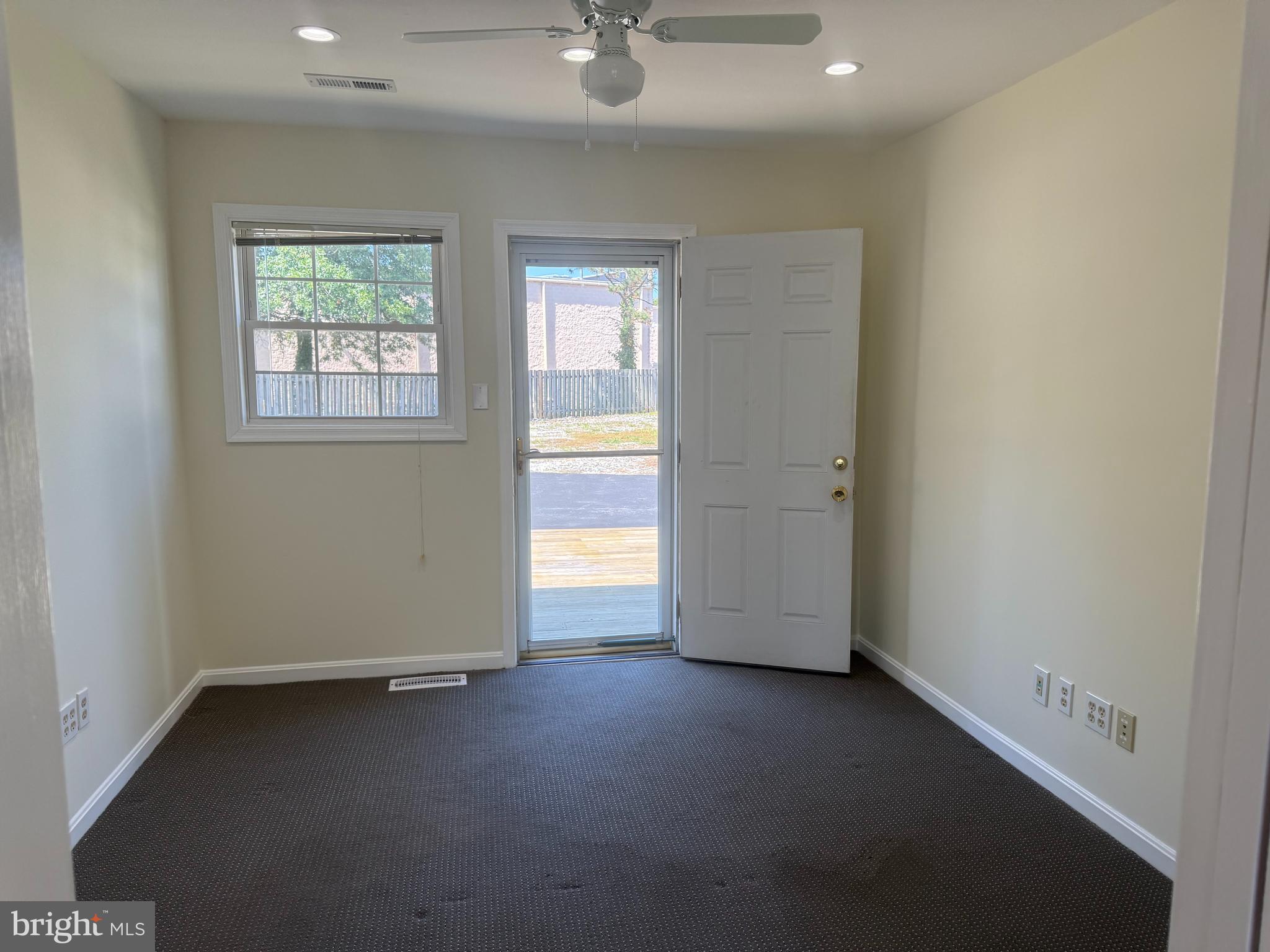 THREE MILE OAK - Residential