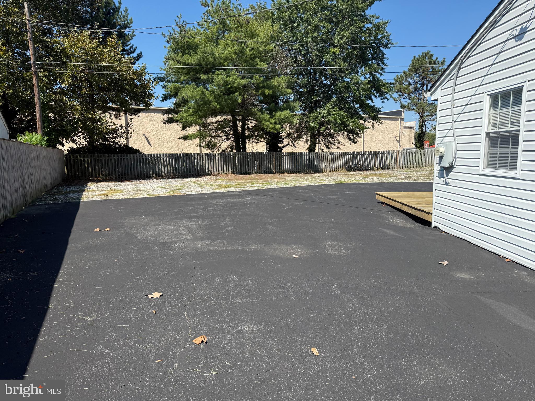 THREE MILE OAK - Residential