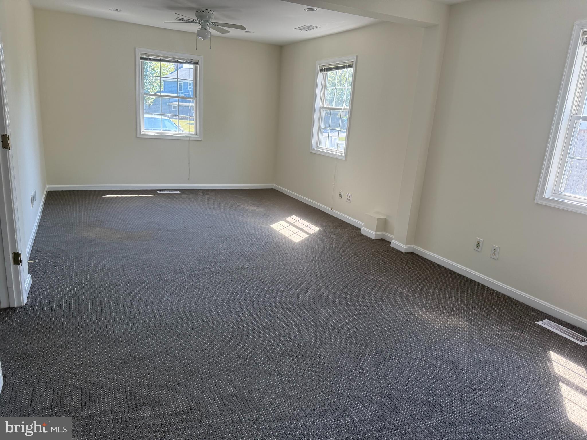 THREE MILE OAK - Residential