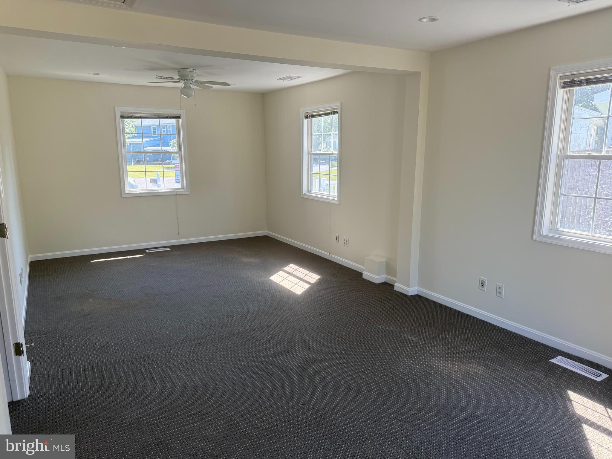 THREE MILE OAK - Residential