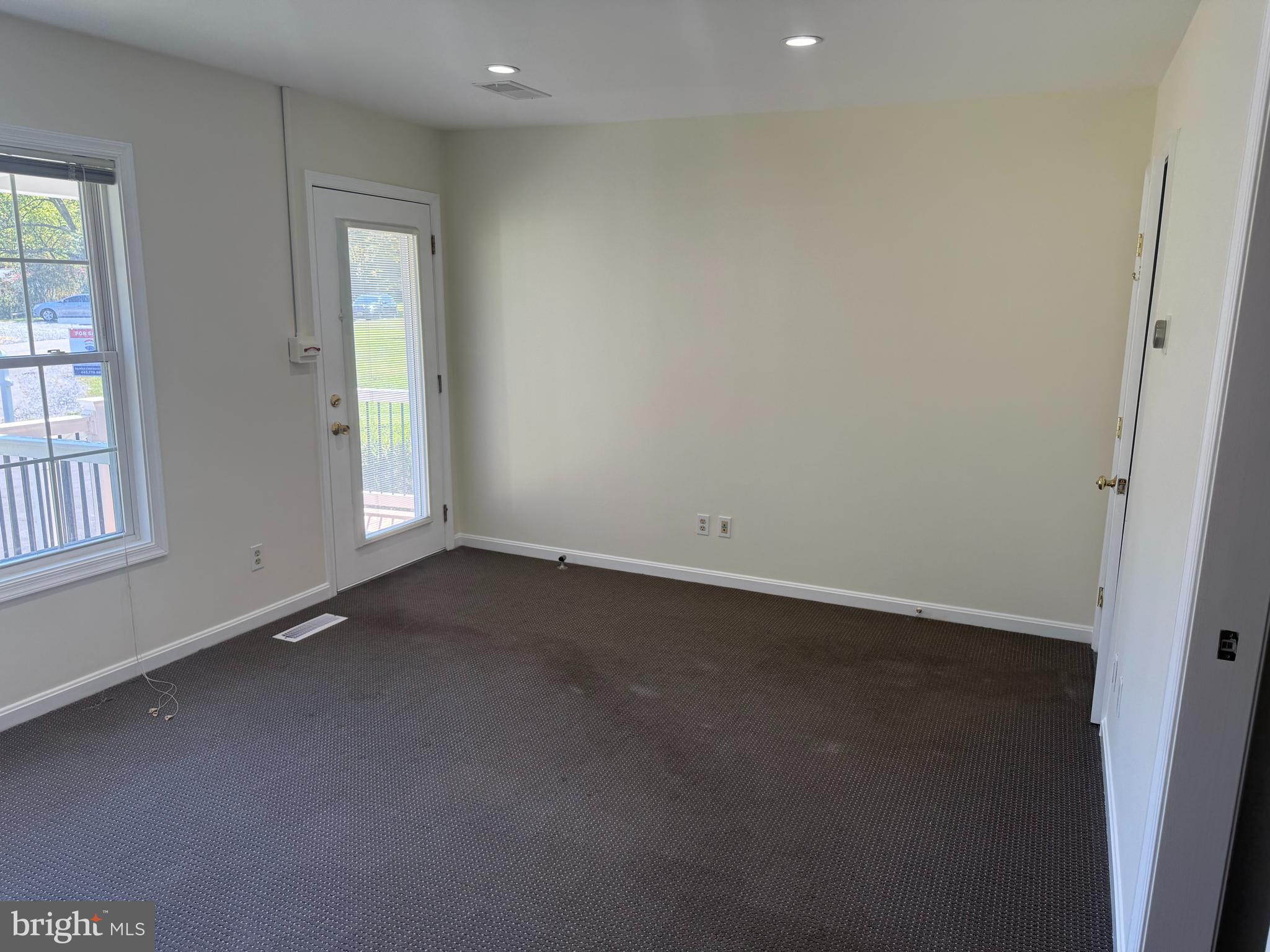 THREE MILE OAK - Residential