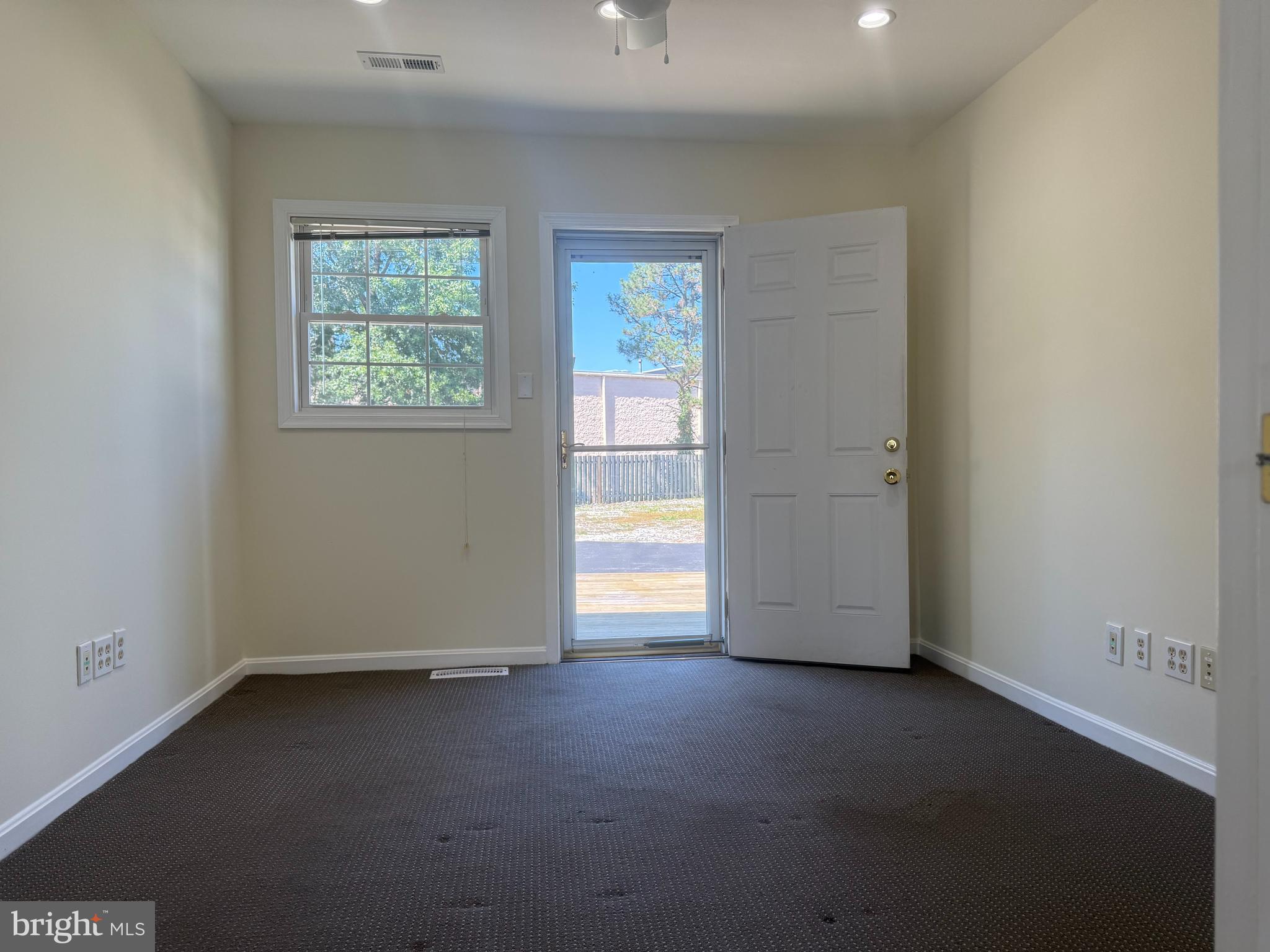 THREE MILE OAK - Residential