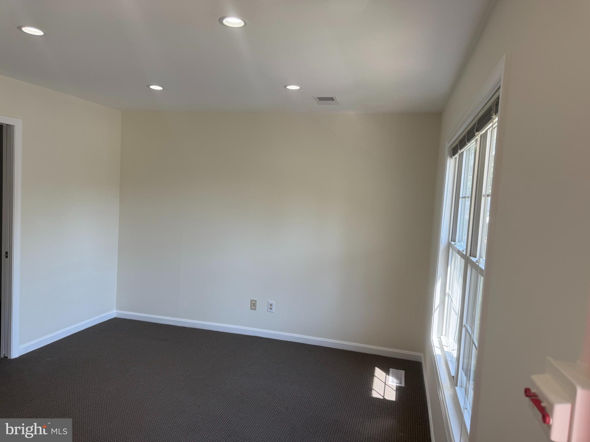 THREE MILE OAK - Residential