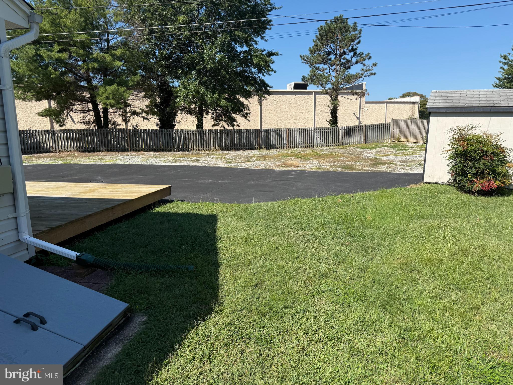 THREE MILE OAK - Residential