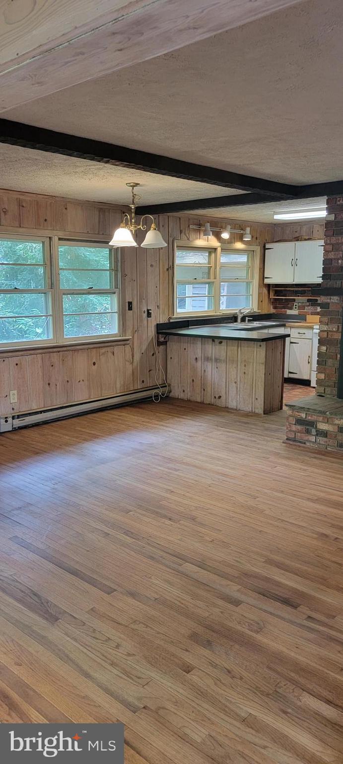 SUNRISE BEACH - Residential