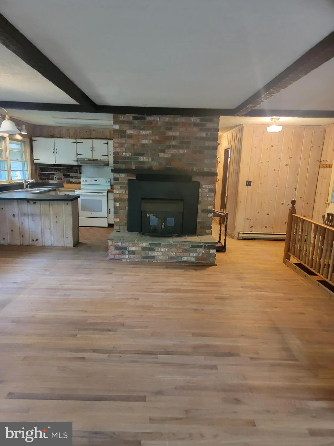 SUNRISE BEACH - Residential