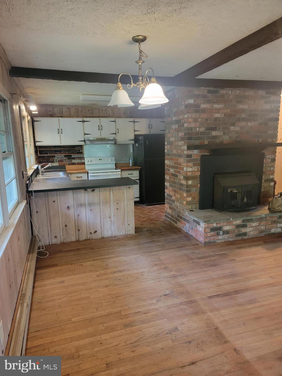 SUNRISE BEACH - Residential