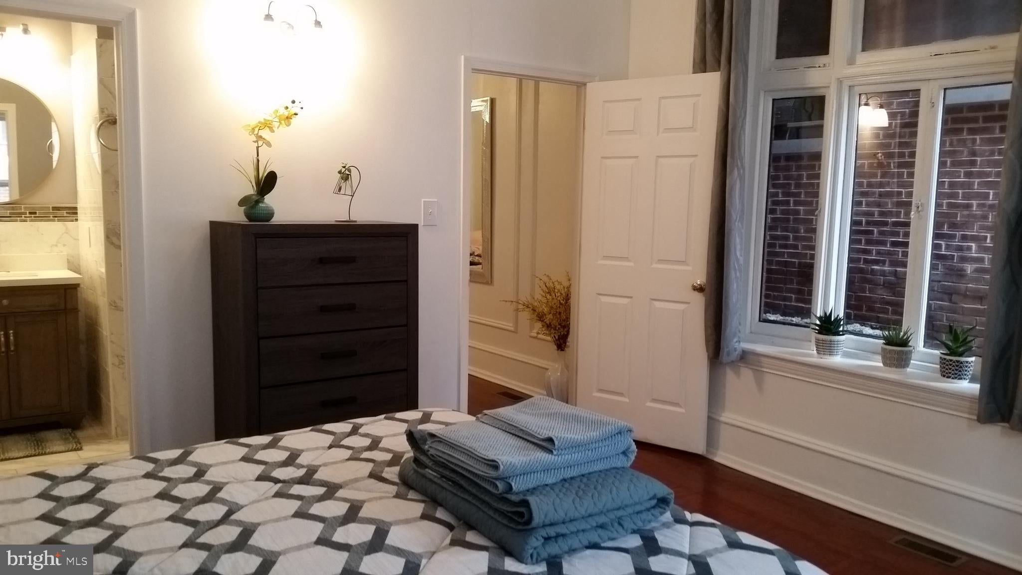 2034 DELANCEY PL 2R