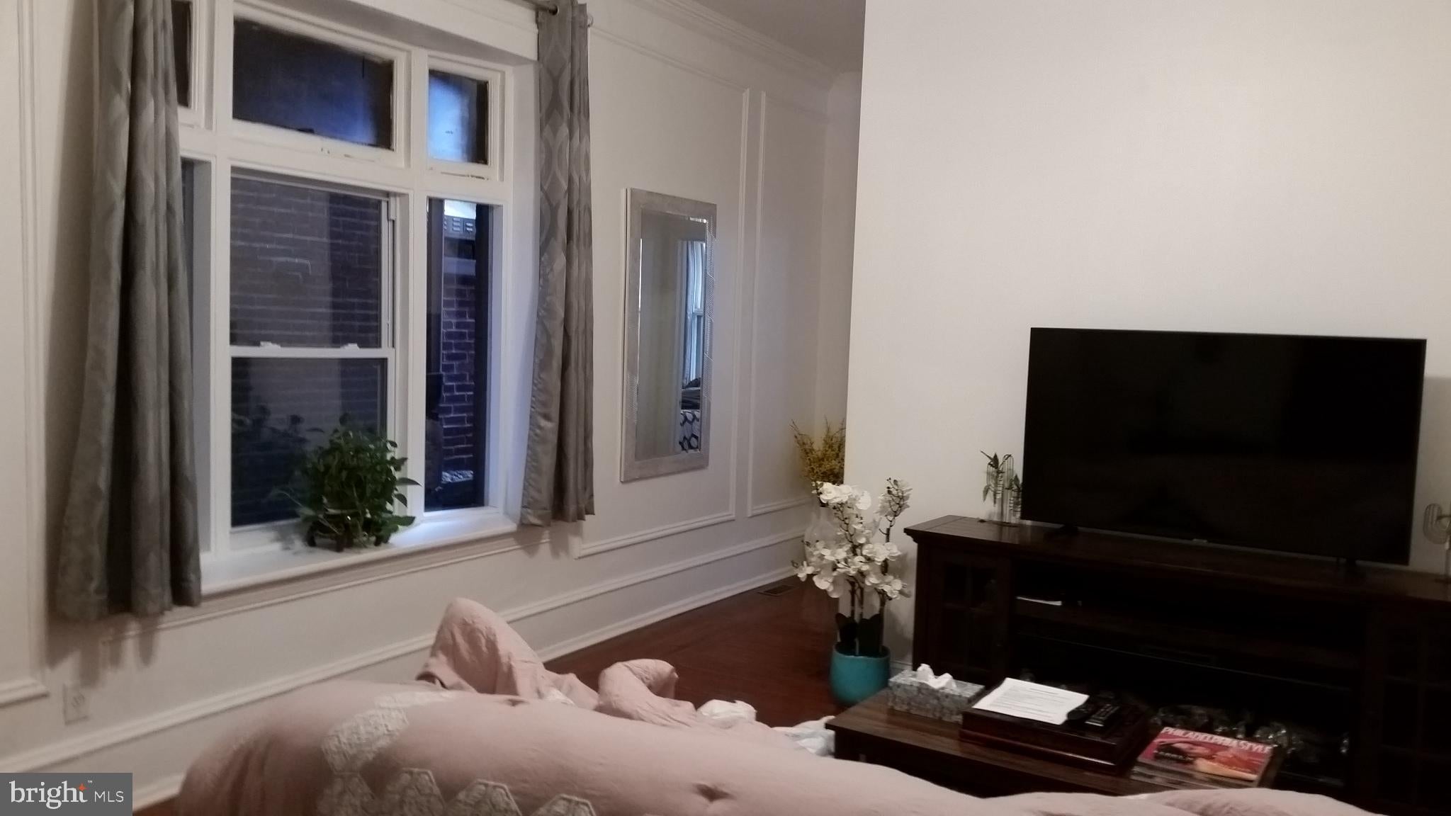 2034 DELANCEY PL 2R