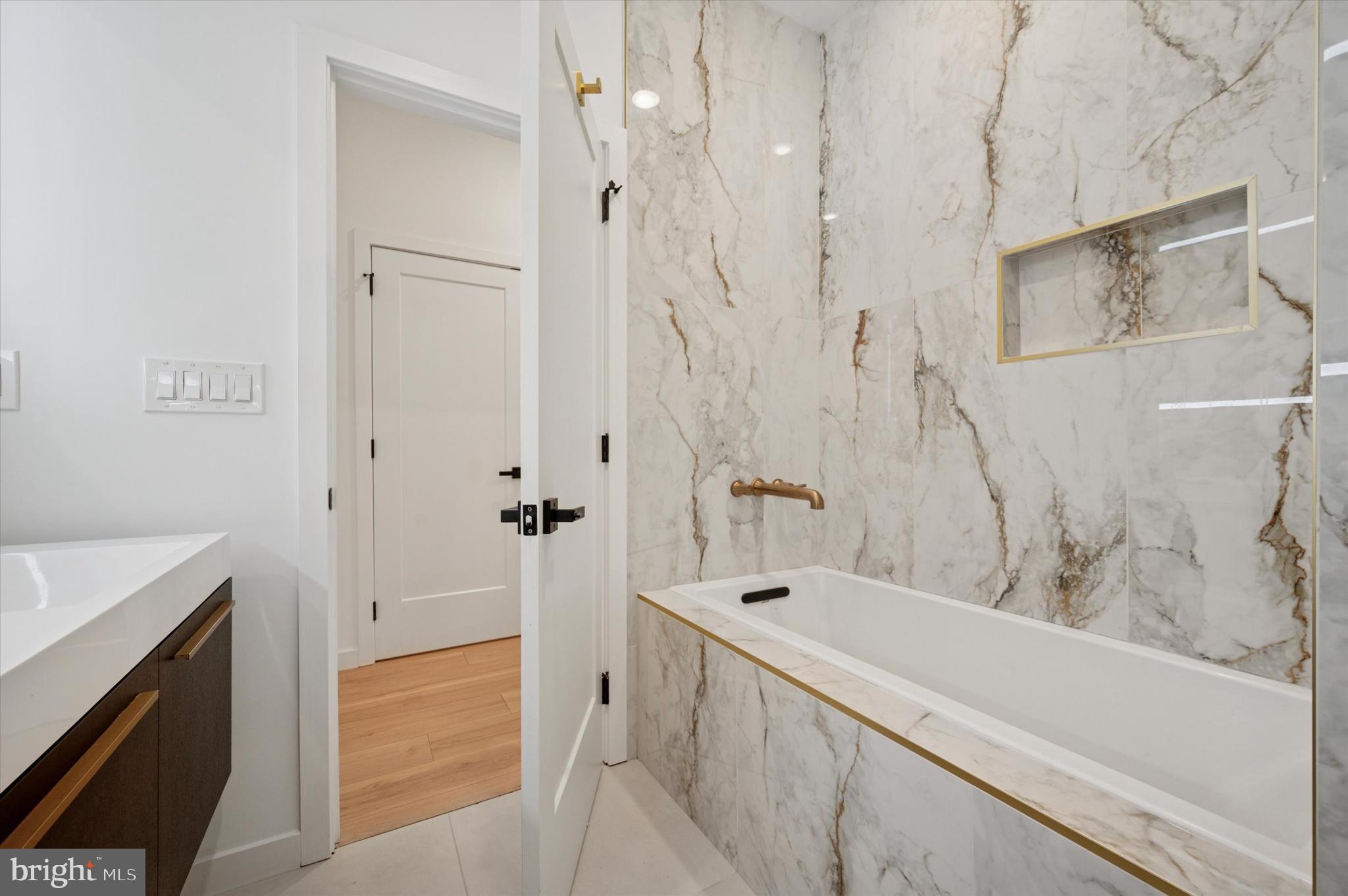 FRANCISVILLE - Residential