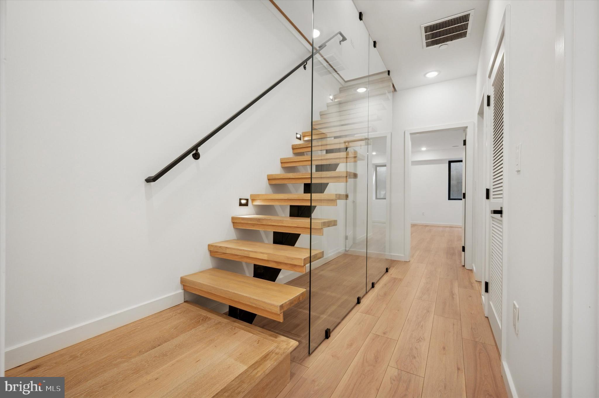 FRANCISVILLE - Residential