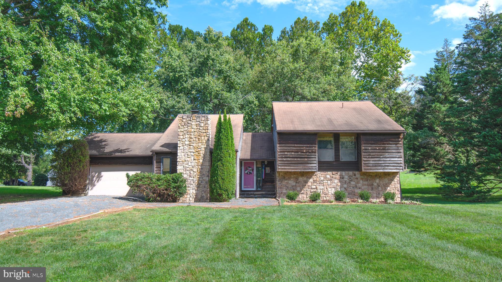 MEADOWOODS - Residential