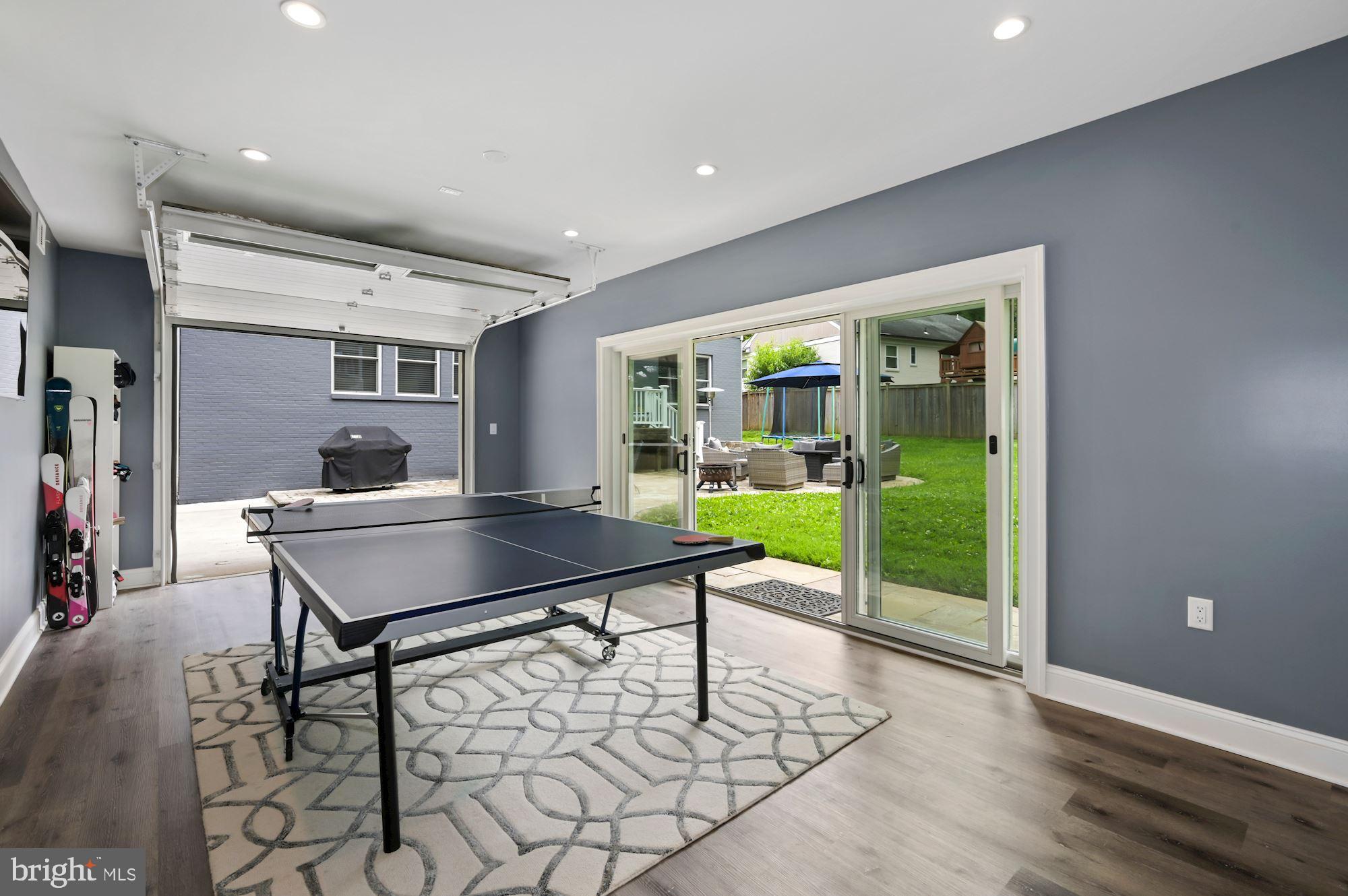 BRADLEY WOODS - Residential Lease