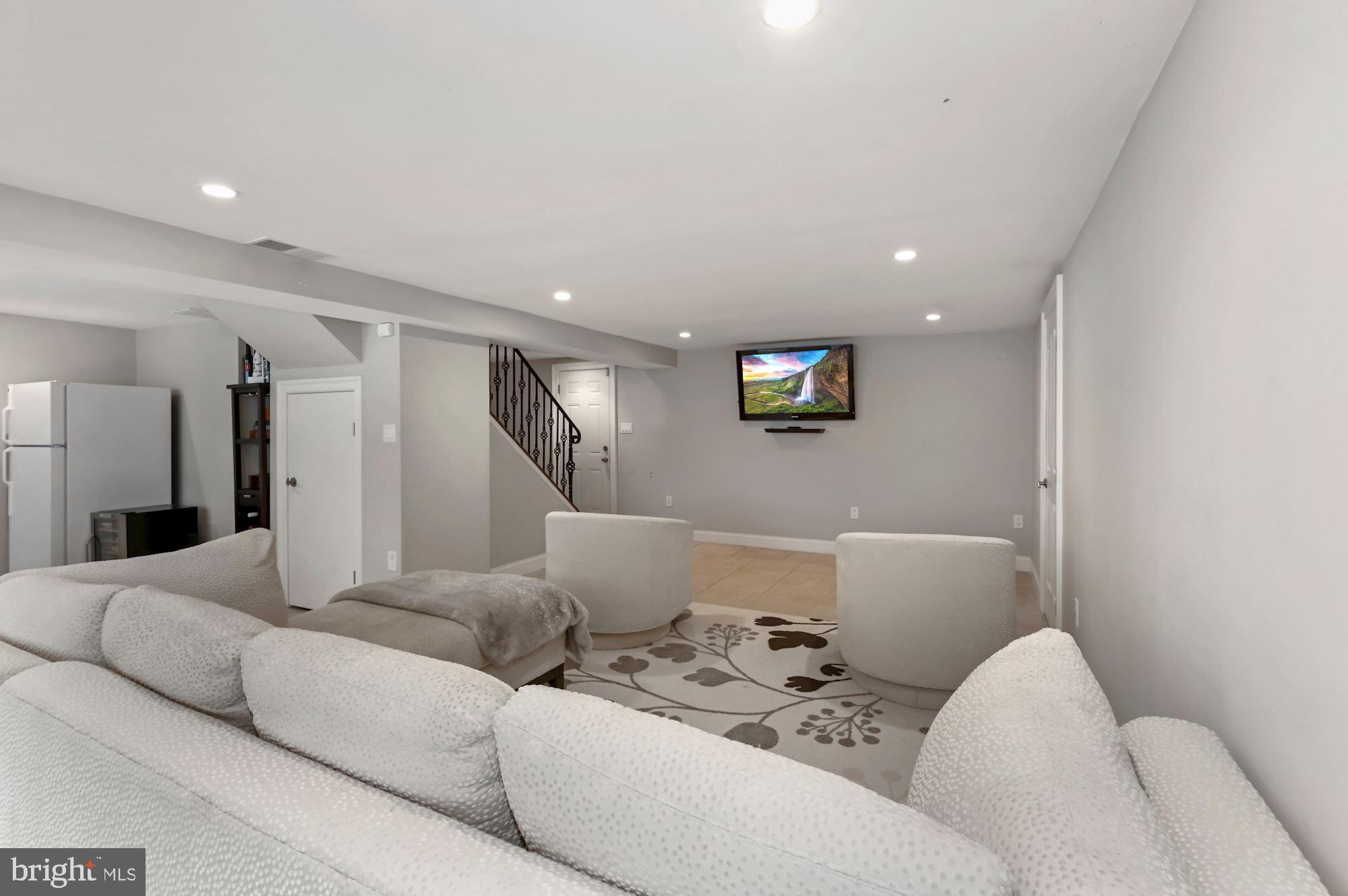 BRADLEY WOODS - Residential Lease